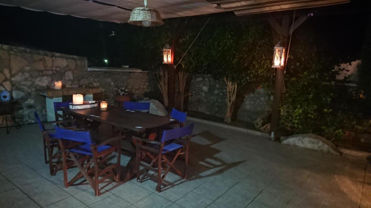 Nikolis Vacation House Vrísai Eksteriør bilde