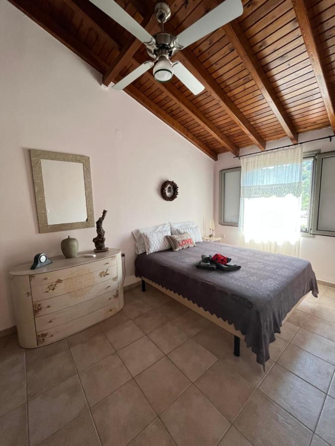 Nikolis Vacation House Vrísai Eksteriør bilde